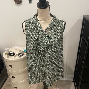 Geometric Print Sleeveless Blouse